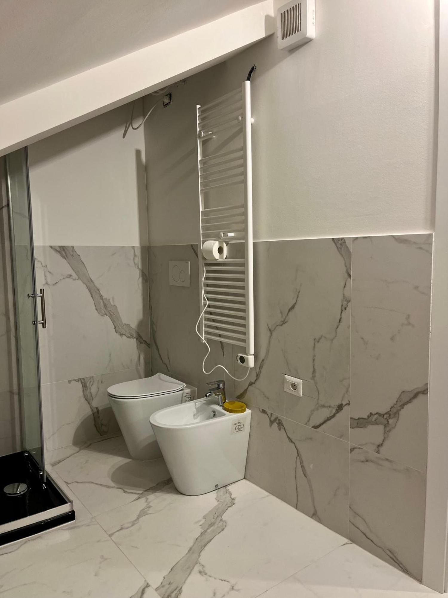 Suite Bohemien Chic - A 5 Fermate Dal Duomo Milan Luaran gambar